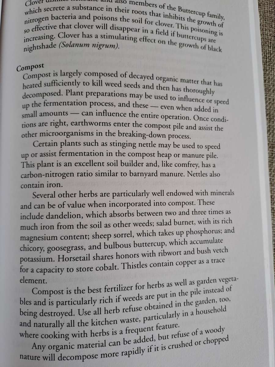 Carrots Love Tomatoes: Secrets of Companion Planting for Successful Gardening - Louise Riotte