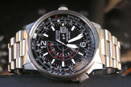 PILOT PREFERENCE! CITIZEN ECODRIVE NIGHTHAWK STAINLESS STEEL DUAL PILOT (200M) WATCH *IMPORTED*