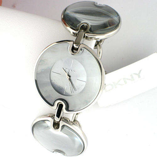 BRAND NEW! DKNY SILVER TONE MOTHER-OF-PEARL CRYSTAL DIAL  BRACELET LADIES WATCH