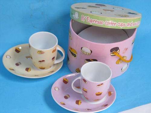 EPRESSO CUPS AND SAUCERS IN CONTAINER