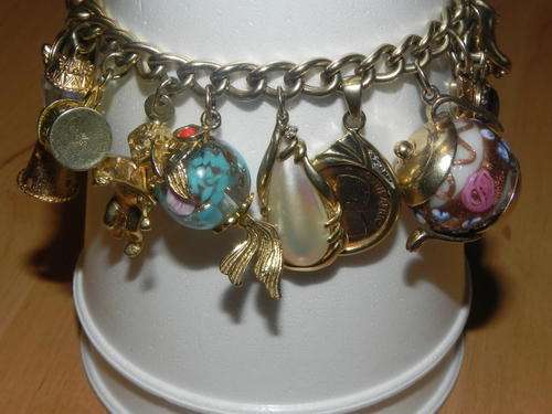 SOLID GOLD 3D VINTAGE CHARM BRACELET