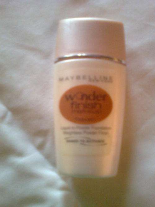 Maybelline New York wonder finish makeup - liquid to powder foundation (caramel)