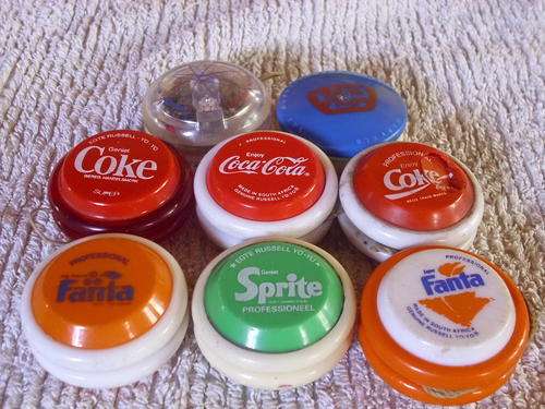 8 Collectable Yo-Yo's