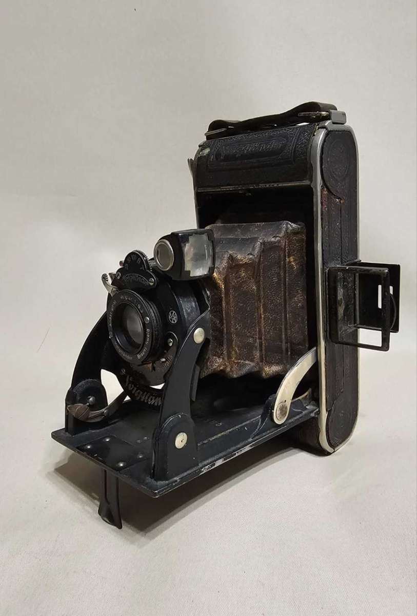 Vintage Voigtlander Camera - RARE COLLECTIBLE