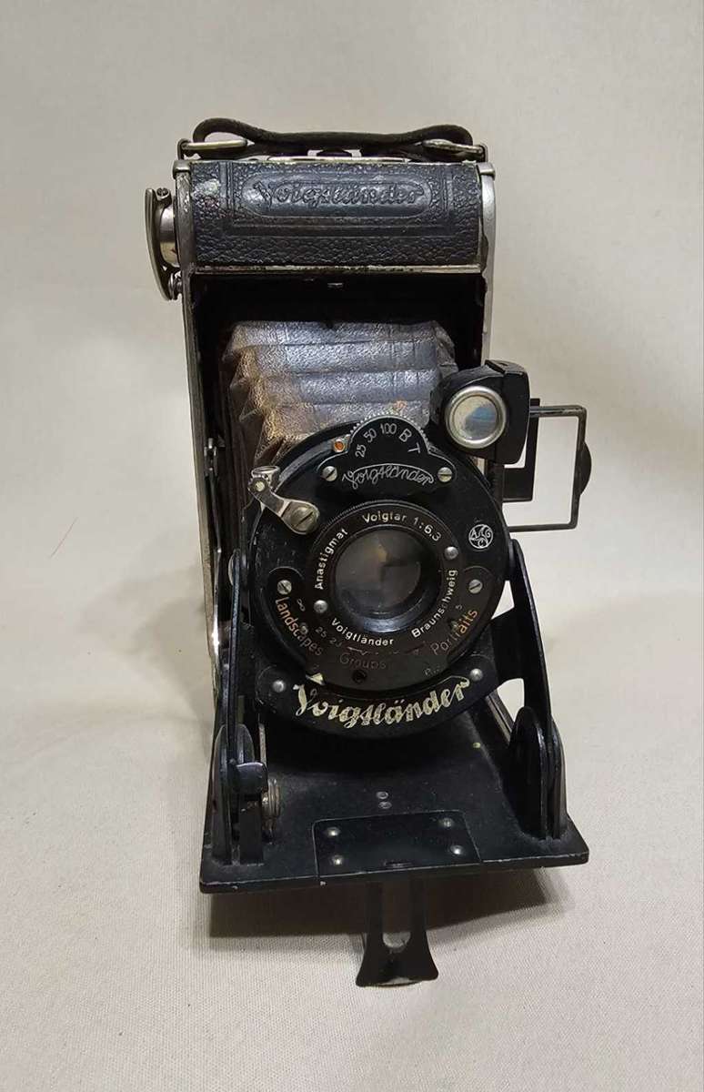 Vintage Voigtlander Camera - RARE COLLECTIBLE