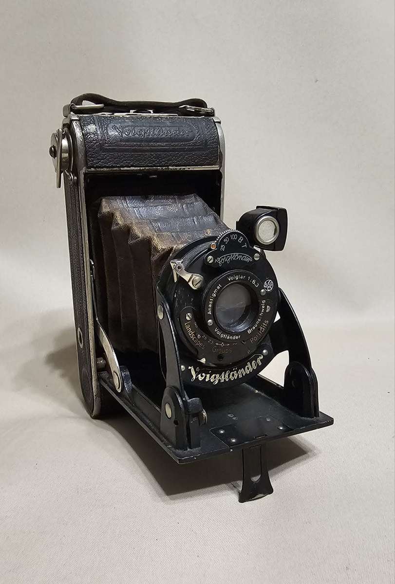 Vintage Voigtlander Camera - RARE COLLECTIBLE