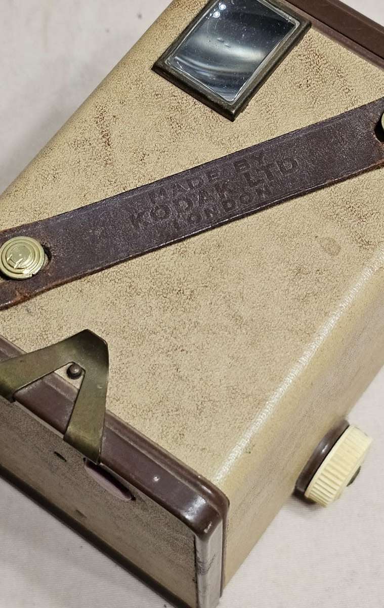 Vintage Kodak Brownie Flash IV Box Camera - BEAUTIFUL RARE CONDITION