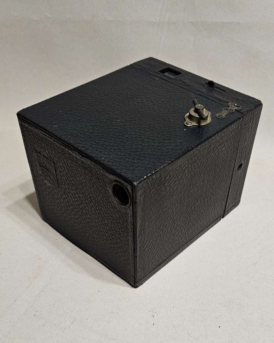 Vintage Kodak No. 3 BROWNIE Model B - Box Camera - BEATIFUL RARE CONDITION