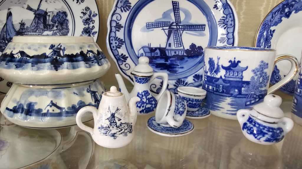 Antique Porcelain Collection Lot - (76 Pieces) - BEAUTIFUL ITEMS