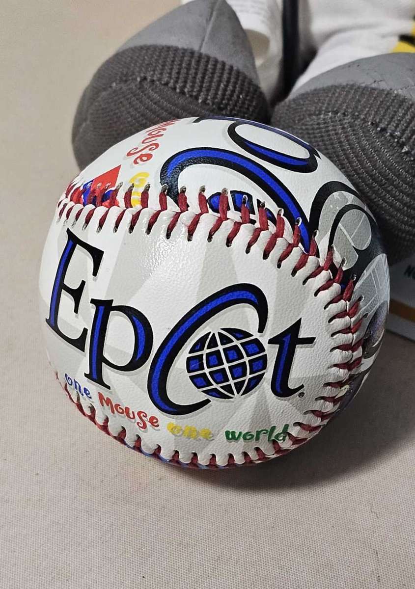 Disney Collectibles Lot - Mickey Mouse, Herbie, Base Balls (Epcot, Dragons, Star Wars) - GREAT ITEMS