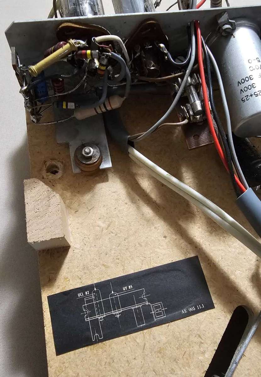 Vintage Phillips 1950`s Portable Record Player - BEAUTIFUL ITEM