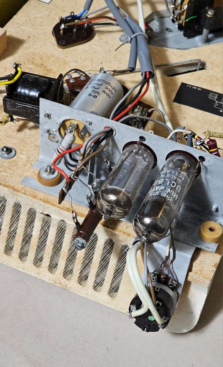 Vintage Phillips 1950`s Portable Record Player - BEAUTIFUL ITEM