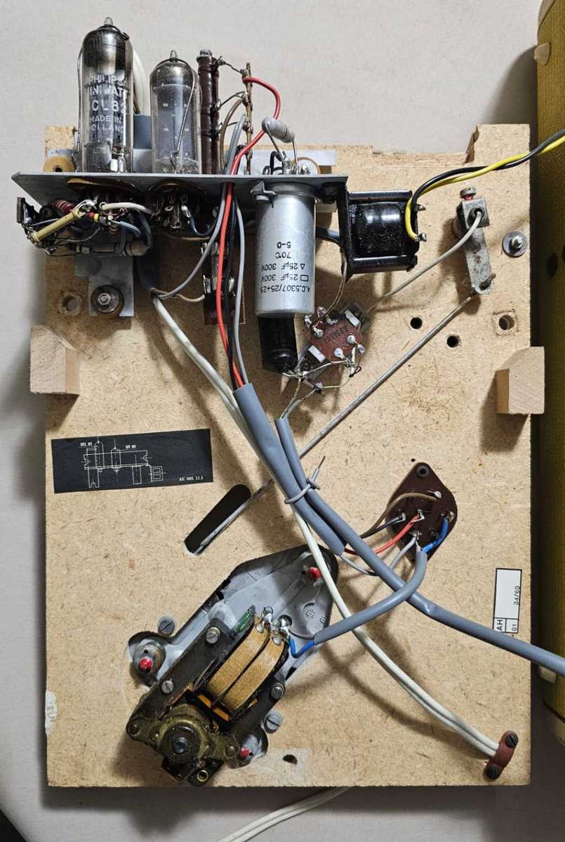 Vintage Phillips 1950`s Portable Record Player - BEAUTIFUL ITEM