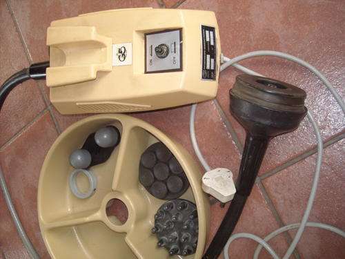 G5 massager machine- good for deep pressure massage, includes 3 applicators but has no stand.