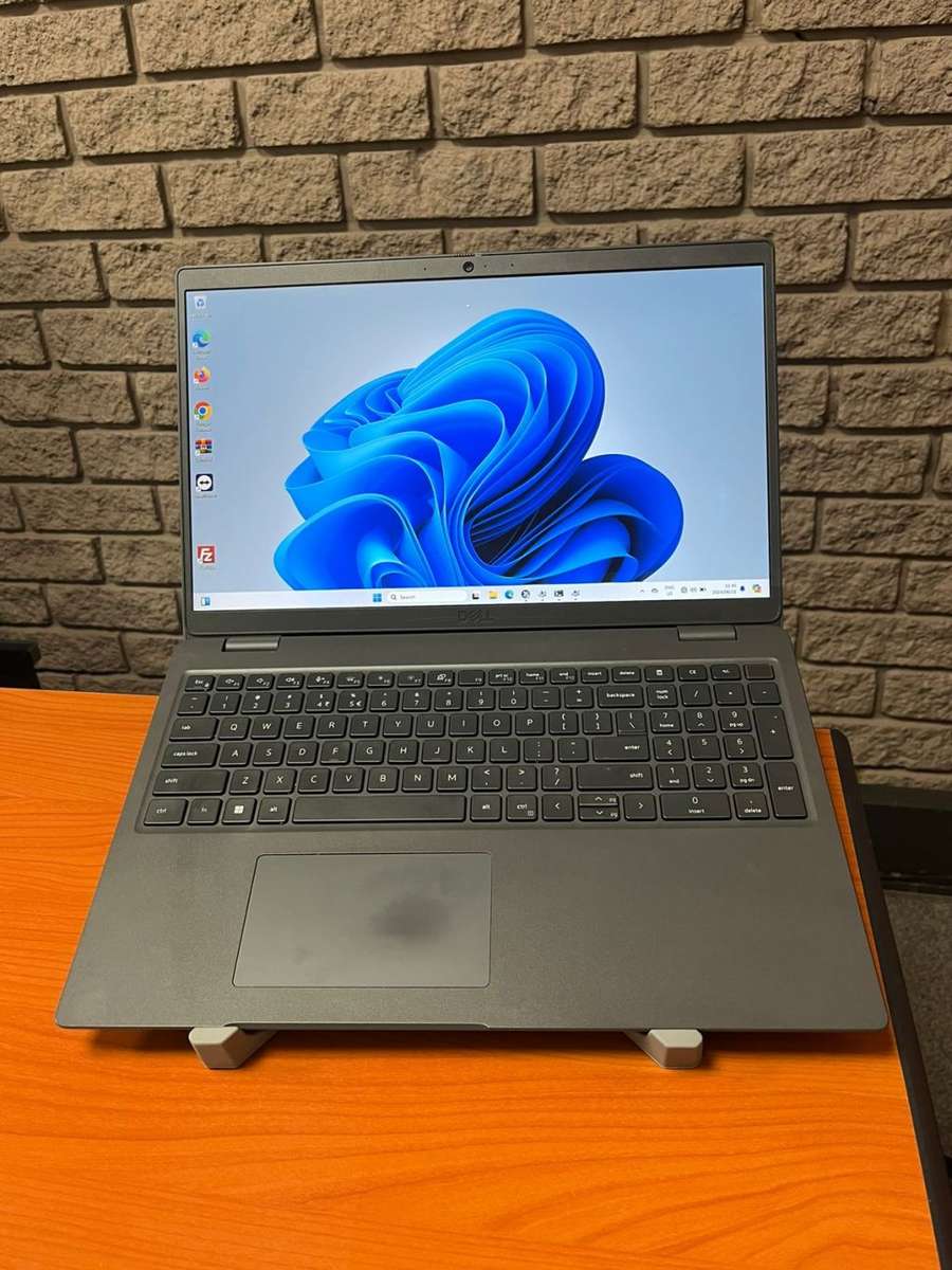 **BARGAIN BUY**DELL LATITUDE 3540 13th GEN CORE i5, 8GB RAM, 256GB SSD, FHD-GRAB IT@R8499!