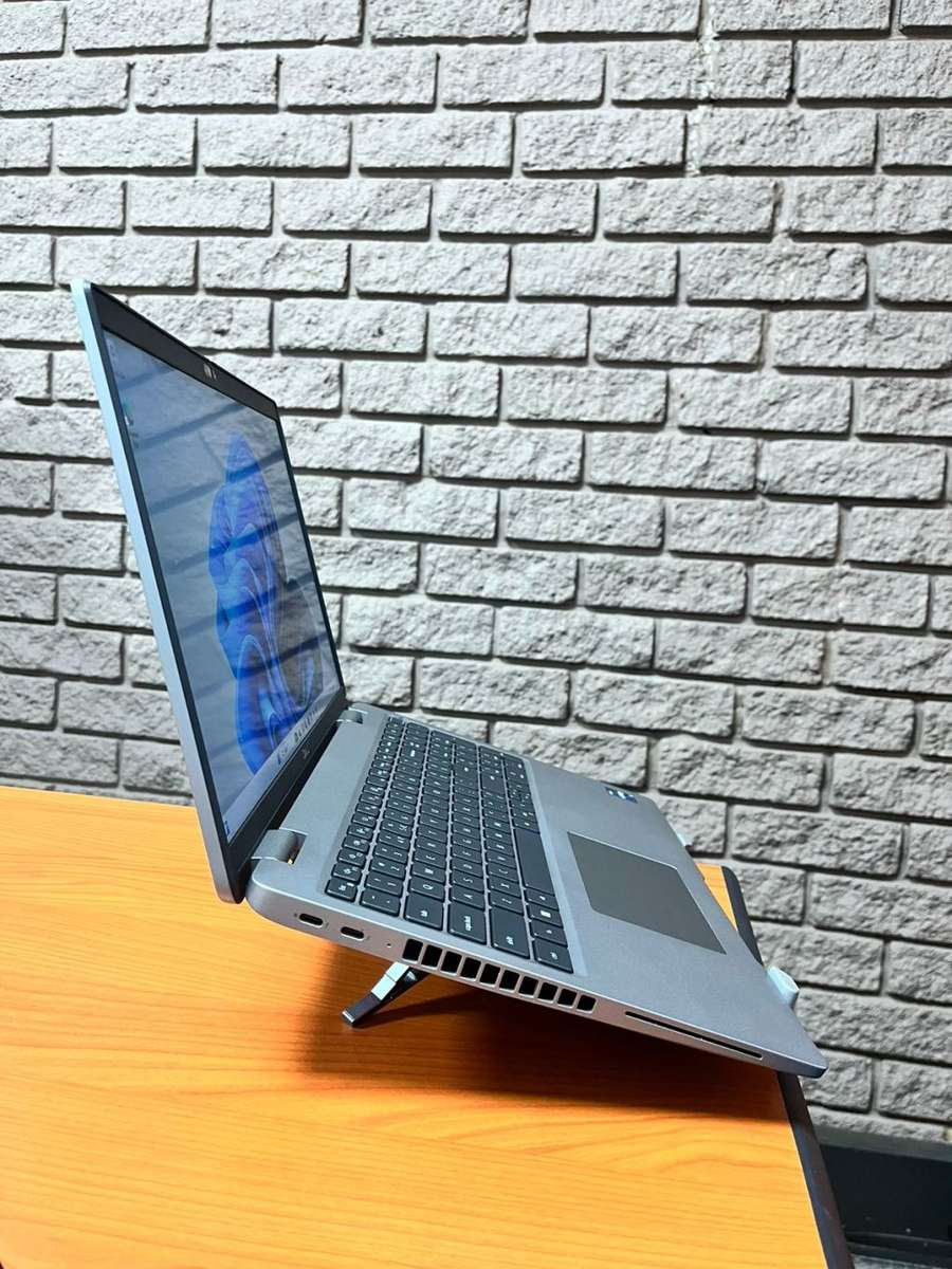 Dell Ltaitude 5540 Core i7 vPro 13th Gen