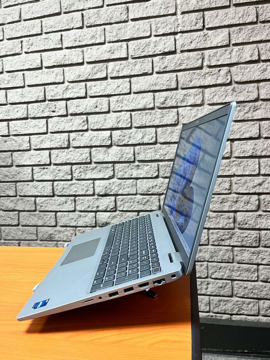 Dell Ltaitude 5540 Core i7 vPro 13th Gen