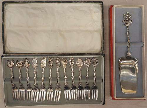CRAZY R1 START!!! E.P.N.S. Cake Lifter and Cake Fork Set
