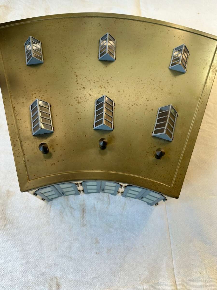 MARKLIN MODEL TRAIN ENGINE SHED