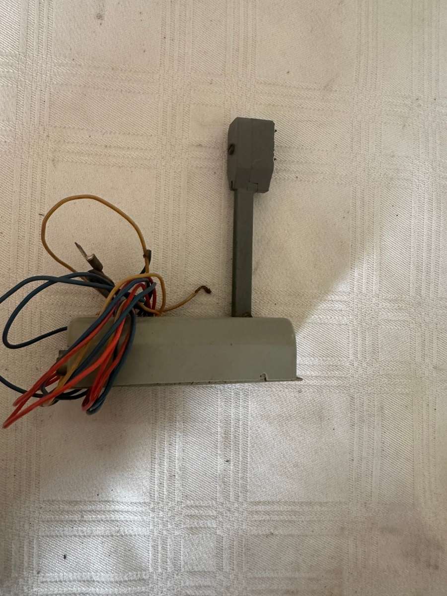 MARKLIN MODEL TRAIN LIGHT SIGNAL