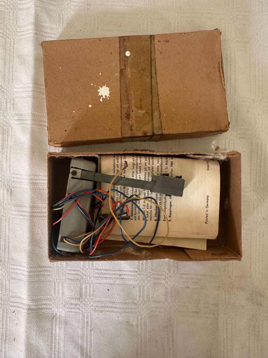 MARKLIN MODEL TRAIN LIGHT SIGNAL