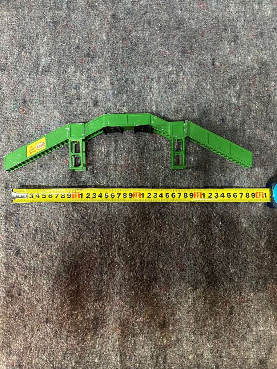 MODEL TRAIN FOOTBRIDGE