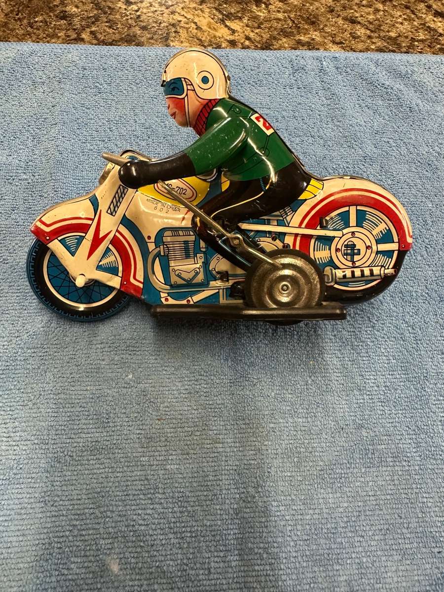 WIND-UP MOTORCYCLE