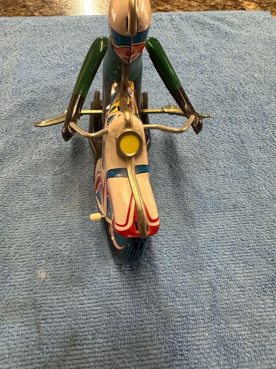 WIND-UP MOTORCYCLE