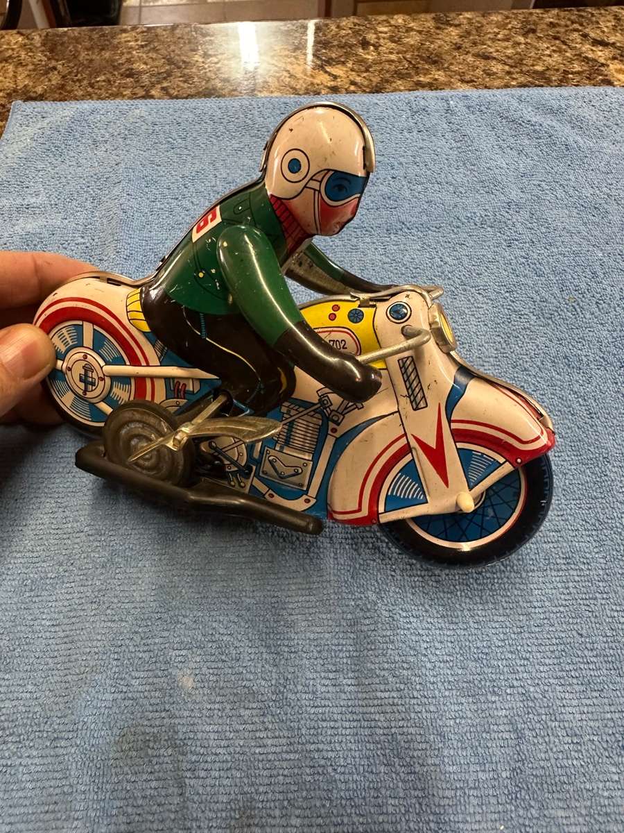 WIND-UP MOTORCYCLE