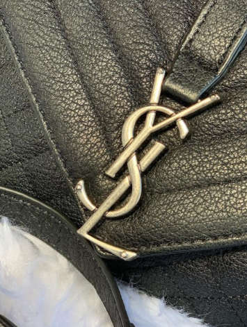 * AUTHENTIC Saint Laurent Cassandra quilted shoulder bag worth +R20 K**