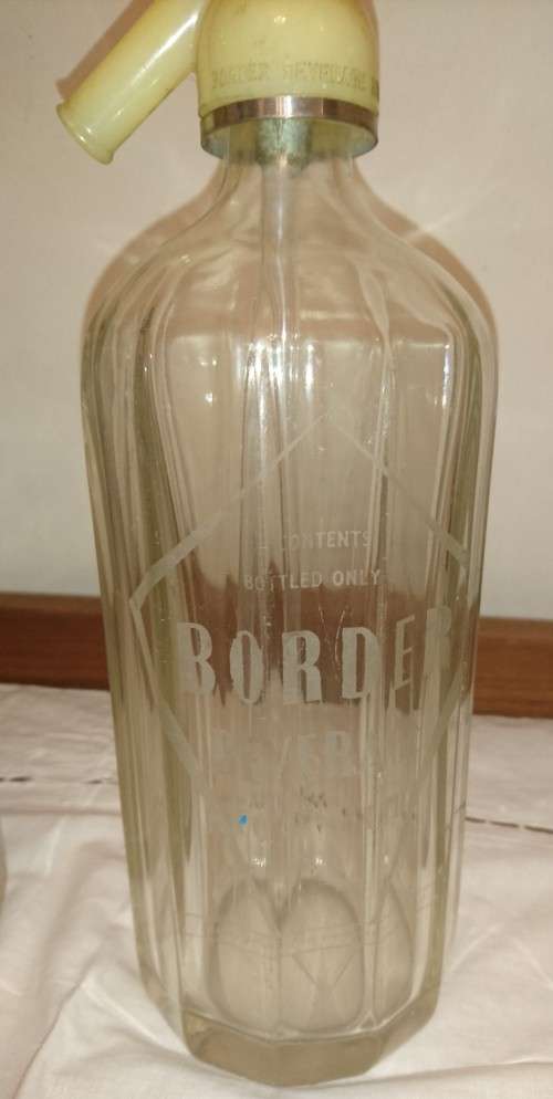 VINTAGE SODA SIPHON BOTTLES (X3)