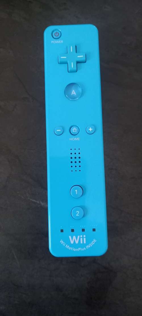 Nintendo Wii Remote Plus, Blue