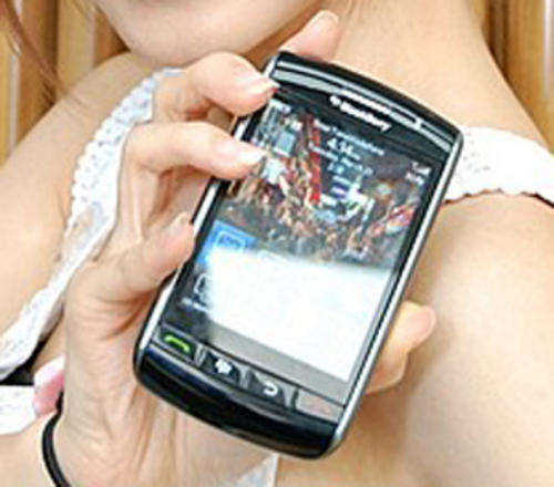 Genuine Blackberry 9520 3G Storm2 Unlocked Smartphone Cellphone + Free Screen Protector