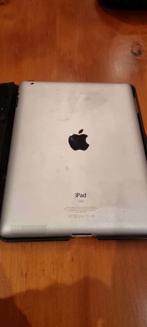 iPhone 5 and 30 pin iPad works needs repair see pictures AS IS