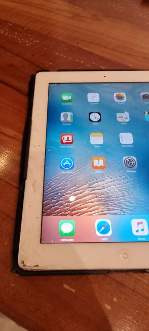 iPhone 5 and 30 pin iPad works needs repair see pictures AS IS