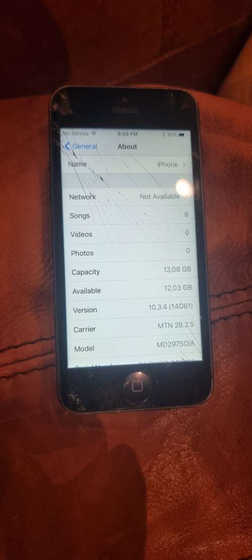 iPhone 5 and 30 pin iPad works needs repair see pictures AS IS