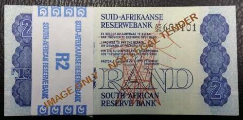 TWO RAND UNC G DE KOCK BANKNOTES IN SERIES 2ND ISSUE X 100 - STILL WITH RESERVE BANK BAND.