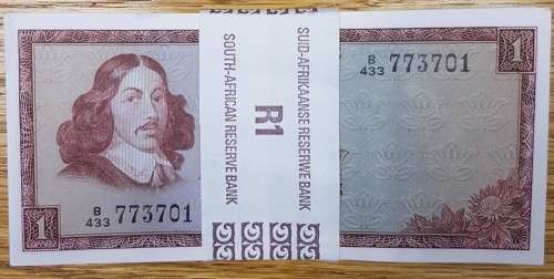 ONE RAND TW DE JONGH UNC BANK NOTES IN SERIES X 100 WITH RESERVE BANK WRAPPER - 3rd ISSUE 1975