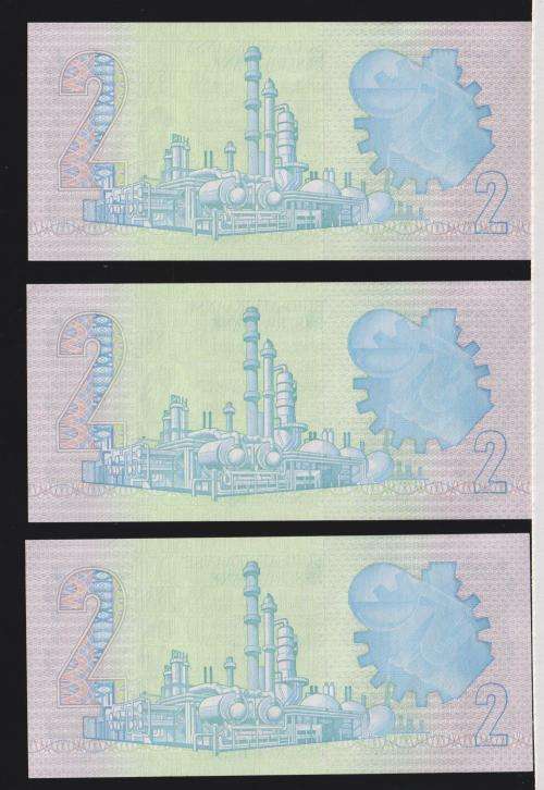 R2 1983 x 21  NOTES UNC IN SEQUENCE