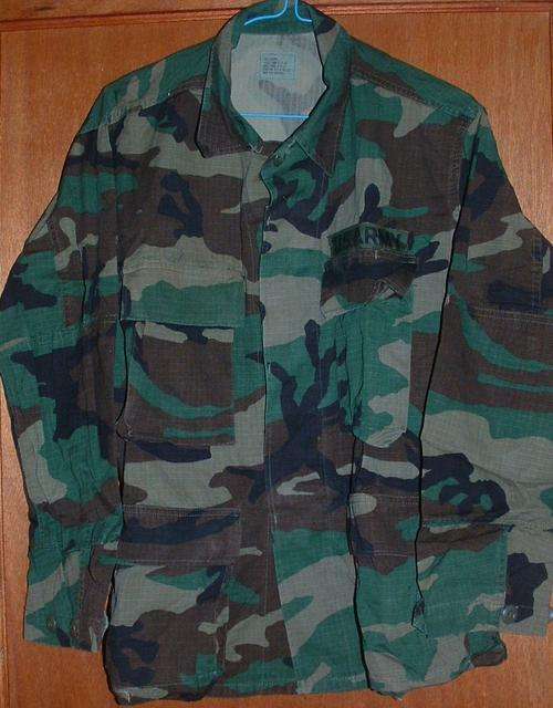 US WOODLAND CAMO COAT/SHIRT (MEDIUM)