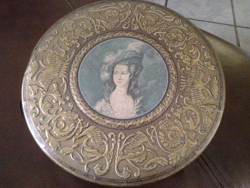 Vintage Huntley & Palmers tin with Victorian Lady