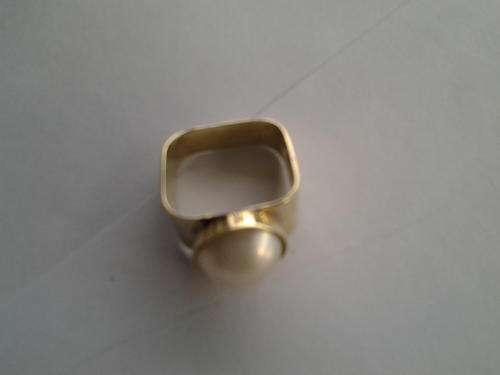 9ct Unique design Gold Ring with Mabe