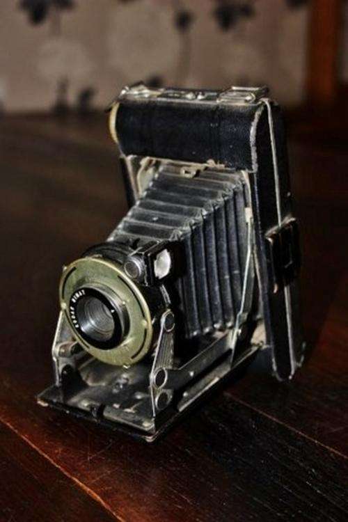 Kodak six-20 camera