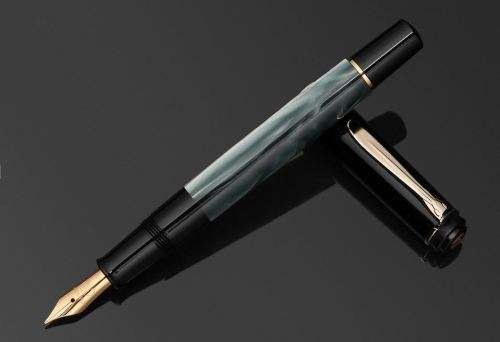 Pelikan M200 fountain pen with box