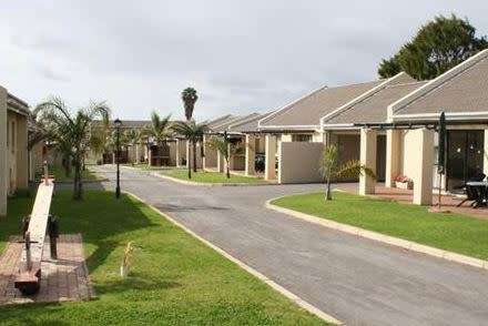 Sunshine Bay Beach Club 30-05-2022 - 03-06-2022 (4 nights-6 sleeper)