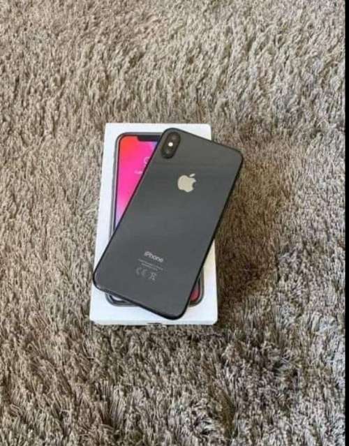 AWESOME DEAL||IPHONE XS MAX 256G||LIKE NEW, CLEAN WITH BOX