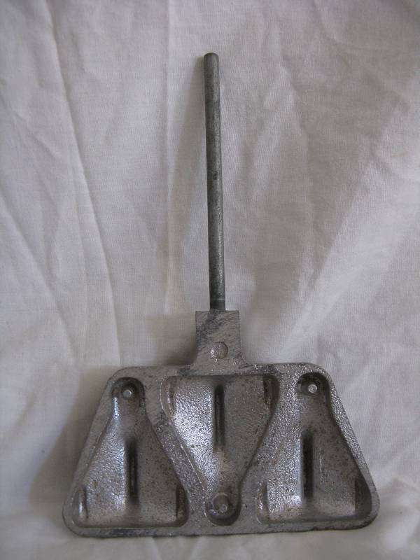 SINKERS MOLD HALF. L 19cm.
