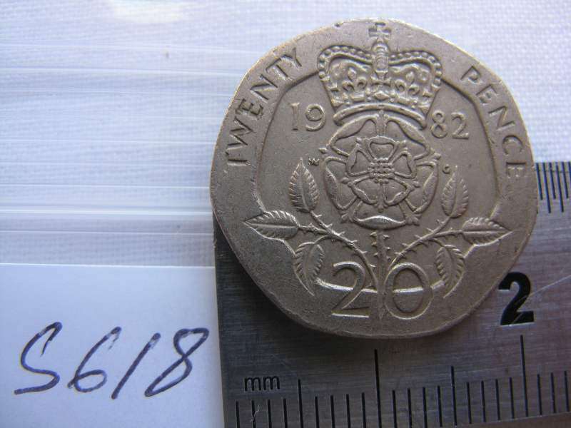 GB QEII TWENTY PENCE 1982.