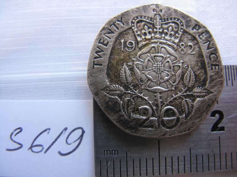GB QEII TWENTY PENCE 1982.