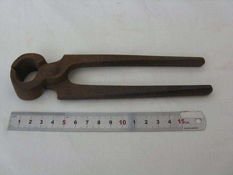 VINTAGE HORSESHOE 180 NAIL PLIERS